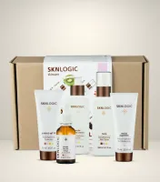 SKNLogic - Essentials Kit - Dry Skin (Gentle Cleanse Cream, Tone, Omega Face Oil, Moist Supreme, Protect SPF 40 and Cosmetic Bag)